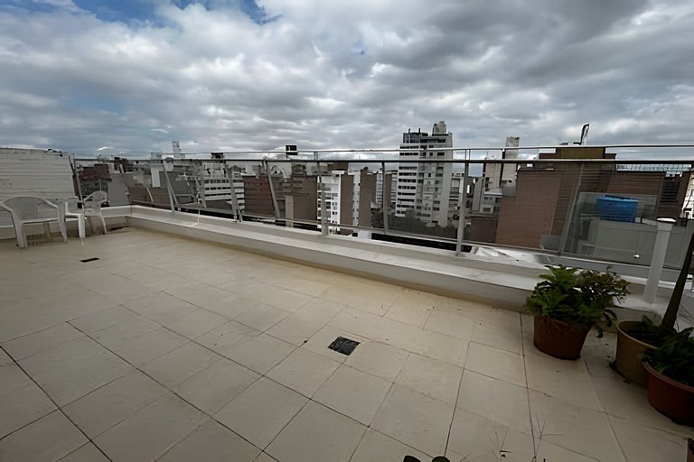 Dúplex amplio zona centro